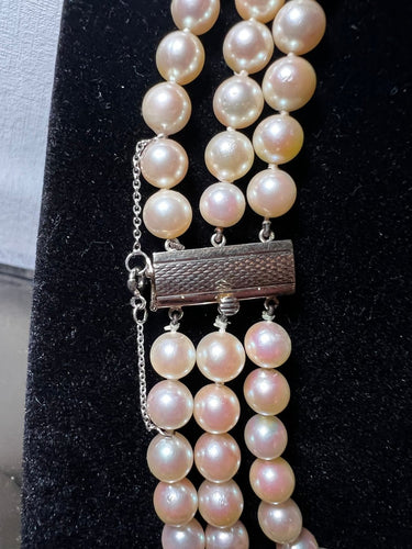 Collier Collier 3 rangs de perles de culture Akoya, fermoir en or 18K, 42 cm 58 Facettes 935