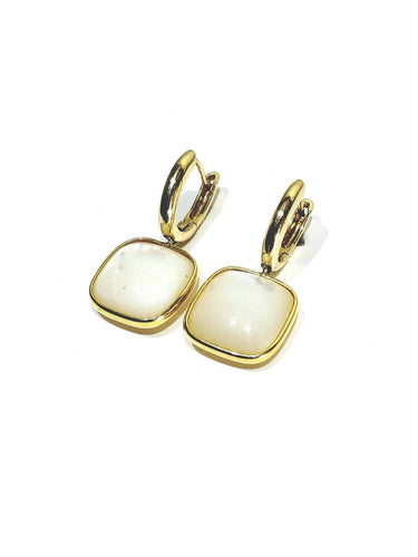 Boucles d'oreilles Boucles d’oreilles pendantes en or jaune 18 ct et nacre 58 Facettes 1735042