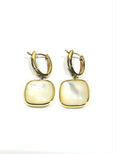Boucles d'oreilles Boucles d’oreilles pendantes en or jaune 18 ct et nacre 58 Facettes 1735042