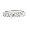 Alliance demi-tour en or blanc et diamants