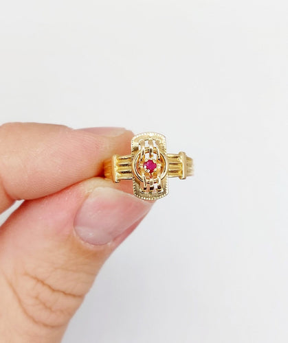 Bague 49.5 Bague chevalière victorienne en or rose 18k et rubis (circa 1890) 58 Facettes A06917