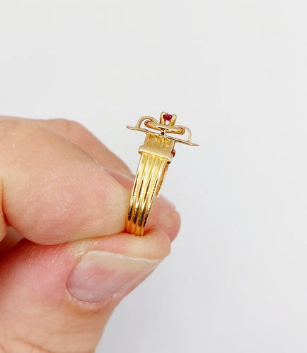 Bague 49.5 Bague chevalière victorienne en or rose 18k et rubis (circa 1890) 58 Facettes A06917