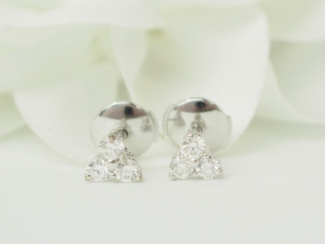 Boucles d'oreilles Boucles d’oreilles - Trio en or blanc 18 carats et diamants 58 Facettes 33674