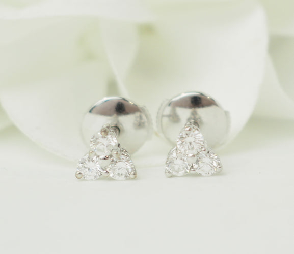 Boucles d'oreilles Boucles d’oreilles - Trio en or blanc 18 carats et diamants 58 Facettes 33674