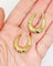 Boucles d'oreilles Créoles XXL vintage à motifs géométriques en or jaune 18k 58 Facettes A06929