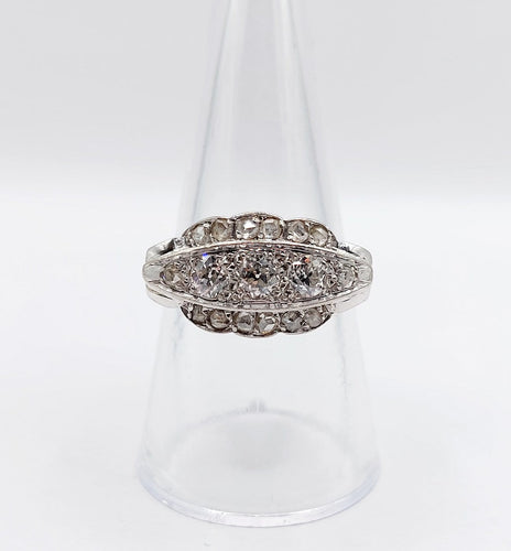 Bague 57 Bague chevalière Art déco en or blanc 18k et diamants 58 Facettes A06904