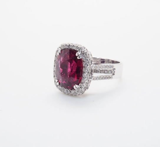 Bague 53.5 Bague rubellite et diamants en or jaune 18 carats 58 Facettes 5427