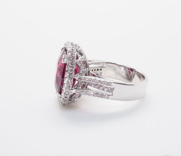 Bague 53.5 Bague rubellite et diamants en or jaune 18 carats 58 Facettes 5427
