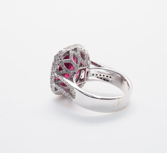 Bague 53.5 Bague rubellite et diamants en or jaune 18 carats 58 Facettes 5427