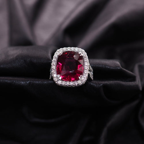 Bague 53.5 Bague rubellite et diamants en or jaune 18 carats 58 Facettes 5427