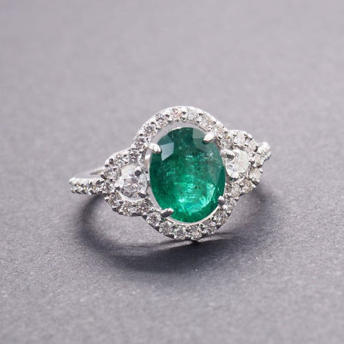Bague 55 Bague - Émeraude et diamants en or jaune 18 carats 58 Facettes 4800