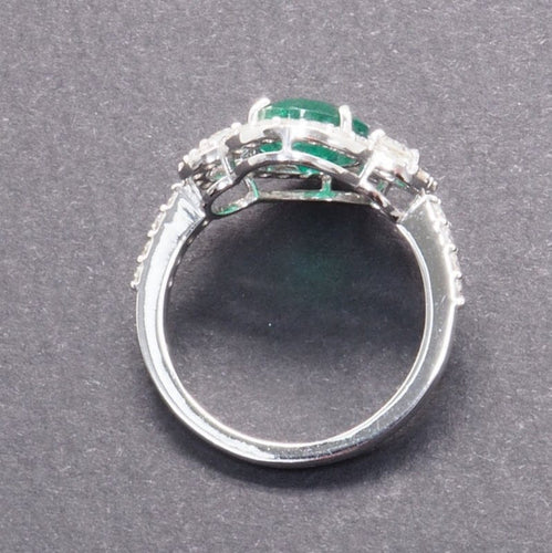 Bague 55 Bague - Émeraude et diamants en or jaune 18 carats 58 Facettes 4800