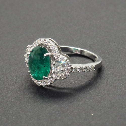 Bague 55 Bague - Émeraude et diamants en or jaune 18 carats 58 Facettes 4800