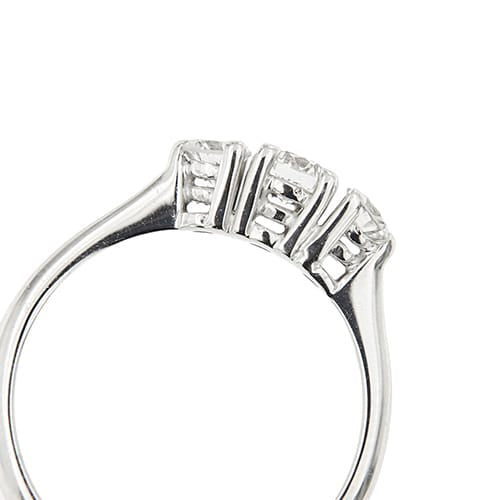 Bague 54 Bague trilogy - Bague en or blanc 18 ct et diamants 0,53 ct 58 Facettes 39024
