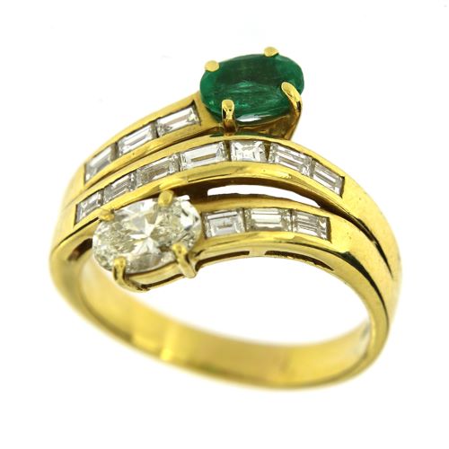 Bague 55 Bague contrarié en or jaune 18 ct avec diamants et émeraude 58 Facettes 13620