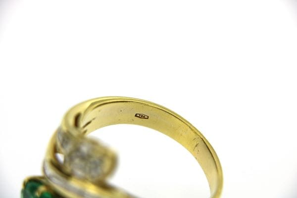 Bague 55 Bague contrarié en or jaune 18 ct avec diamants et émeraude 58 Facettes 13620
