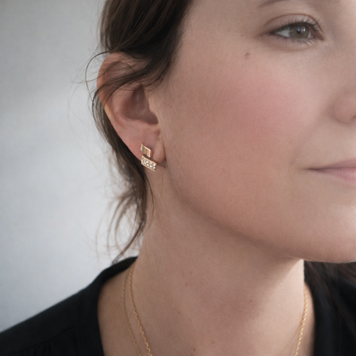 Boucles d'oreilles Boucles d’oreilles - Croix pavées de diamants en or jaune 18 carats 58 Facettes 384