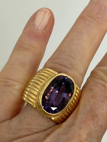 Bague 52.5 Bague bandeau en or jaune godronné et améthyste 58 Facettes LOT 7525