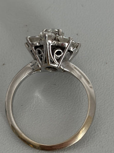 Bague 51.5 Bague marquise en or gris 18k et diamants 58 Facettes LOT 7516