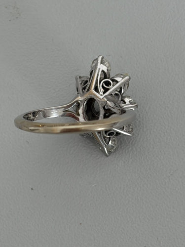 Bague 51.5 Bague marquise en or gris 18k et diamants 58 Facettes LOT 7516