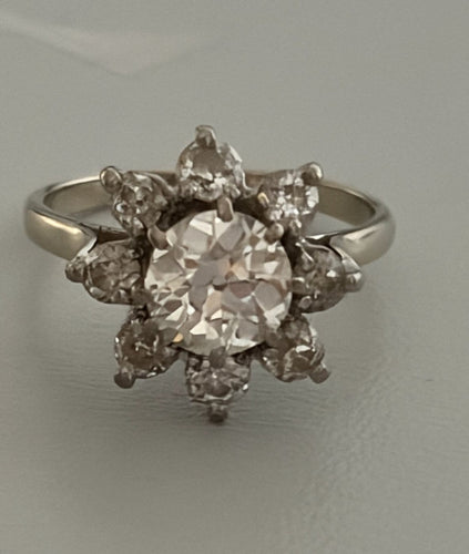 Bague 54 Bague marguerite - Bague en or gris 18k et diamants 58 Facettes LOT 7485