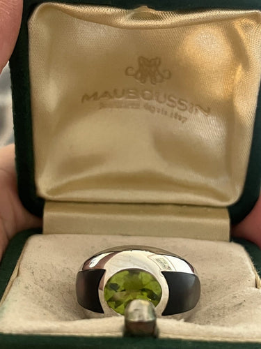 Bague 51 Mauboussin Aloha - Bague en or gris 18k péridot et nacre 58 Facettes LOT 7433