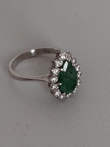 Bague 53 Bague en or gris 18k émeraude poire et diamants 58 Facettes LOT 7471B