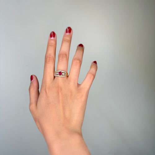 Bague 51 Bague bandeau en or jaune sertie de rubis et diamants 58 Facettes 260101R