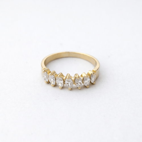 Bague 55.5 Bague en or jaune 18 carats sertie de diamants taille marquise 58 Facettes 35958