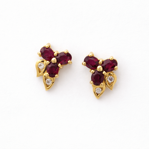 Boucles d'oreilles Boucles d’oreilles - Motif floral en or jaune 14 carats rubis et diamants 58 Facettes 35337