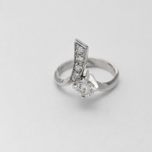 Bague 51 Bague solitaire contemporaine en or blanc 18 carats et diamants 58 Facettes 35218