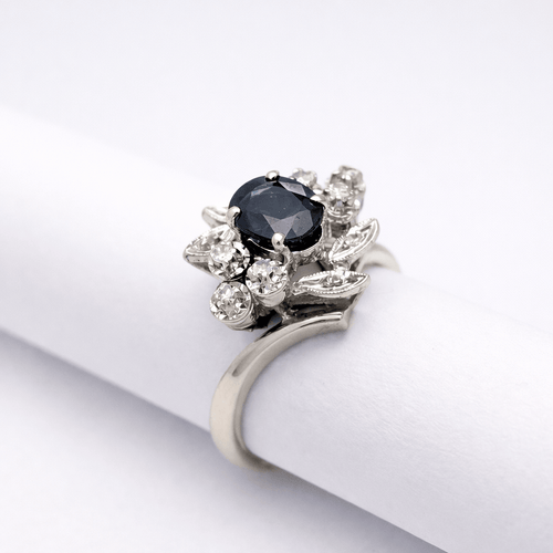 Bague 52 Bague fleur en or blanc 18 carats avec saphir et diamants 58 Facettes 35151
