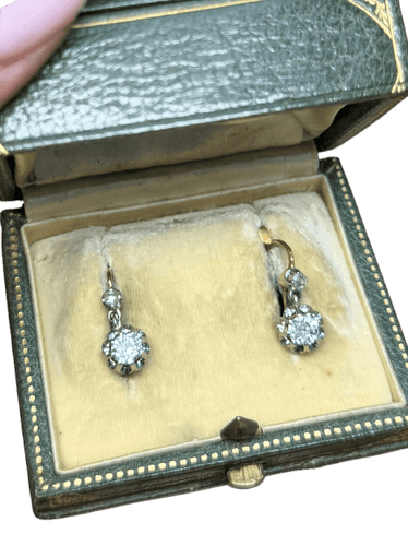 Boucles d'oreilles Boucles d’oreilles dormeuses en or jaune 18 carats et platine, diamants 58 Facettes dim