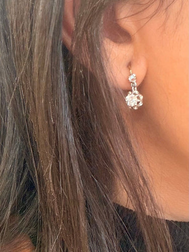 Boucles d'oreilles Boucles d’oreilles dormeuses en or jaune 18 carats et platine, diamants 58 Facettes dim