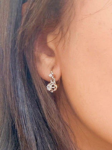 Boucles d'oreilles Boucles d’oreilles dormeuses en or jaune 18 carats et platine, diamants 58 Facettes dim