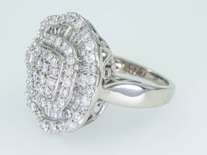Bague 56 Bague entourage - Or blanc 14 ct et diamants naturels 1,92 ct 58 Facettes W102