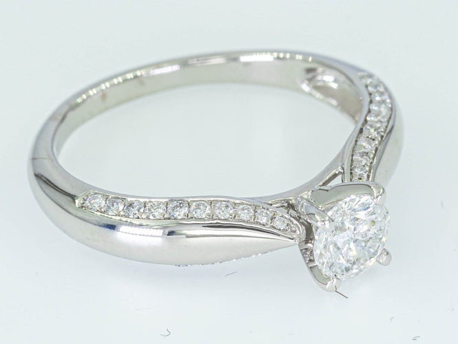 Bague 59 Bague entourage en or blanc 14 kt et diamants 1,15 ct 58 Facettes AR01