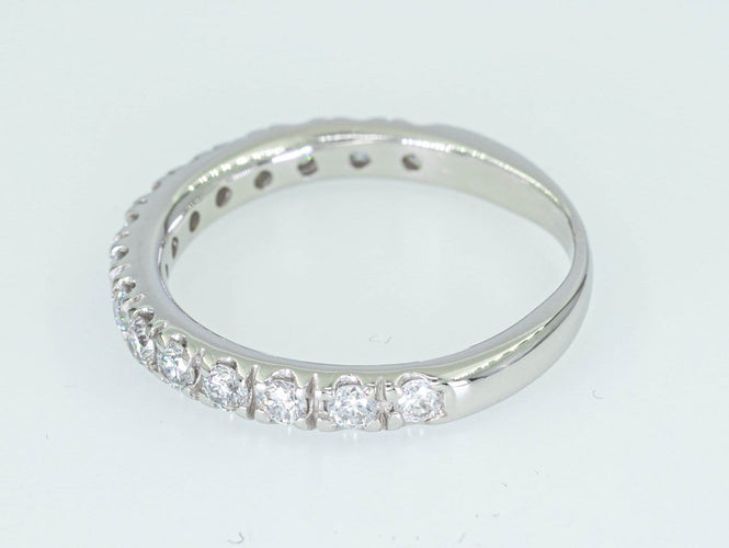 Bague Bague entourage en or blanc 14 ct et diamants 0,53 ct 58 Facettes AS32