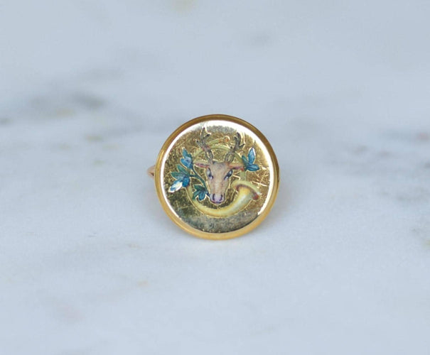 Bague 55 Bague ancienne - Motif cerf et cor de chasse en or jaune 18 ct 58 Facettes