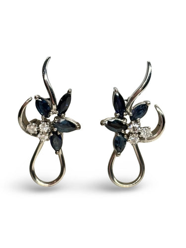 Boucles d'oreilles Boucles d'oreilles en or blanc 18K avec saphirs et diamants 58 Facettes 1781