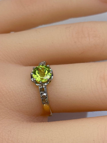 Bague 51 Bague en or jaune 18 carats au péridot et diamants 58 Facettes AB699