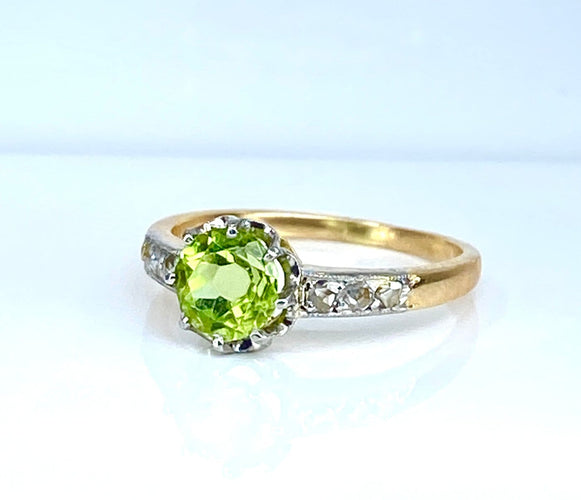 Bague 51 Bague en or jaune 18 carats au péridot et diamants 58 Facettes AB699