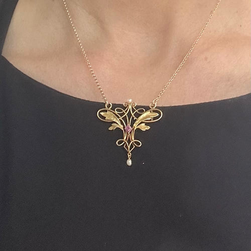 Collier Collier Art nouveau - Grenat et perles blanches en or jaune 58 Facettes Z1351953