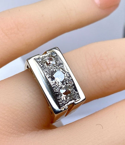 Bague 48 Bague Tank tête de chien en or 18 carats et platine, diamants 58 Facettes AB694