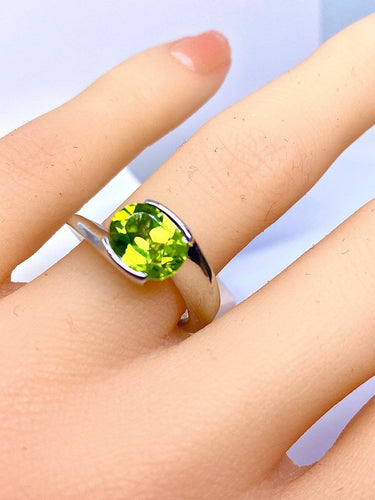 Bague 51 Bague en or blanc 18 carats au péridot 1,79 ct 58 Facettes AB700