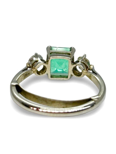 Bague 48 Bague ancienne - Émeraude et diamants en or blanc 18K 58 Facettes 1753