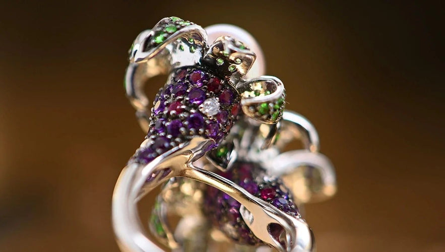 Bague 54 Bague en or blanc 18 carats avec perles de culture et pierres précieuses 58 Facettes