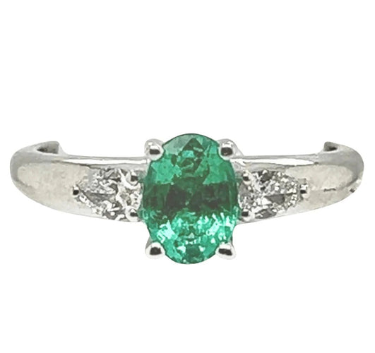 Bague 52 Bague en or blanc 18 carats avec émeraude et diamants 58 Facettes