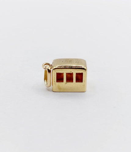 Pendentif Pendentif cabine de téléski vintage en or jaune 18k 58 Facettes A06870