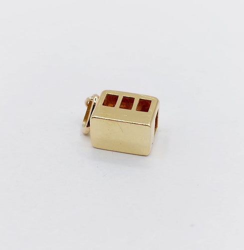 Pendentif Pendentif cabine de téléski vintage en or jaune 18k 58 Facettes A06870